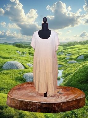 Off White Tiered Short-Sleeve Women's Dress